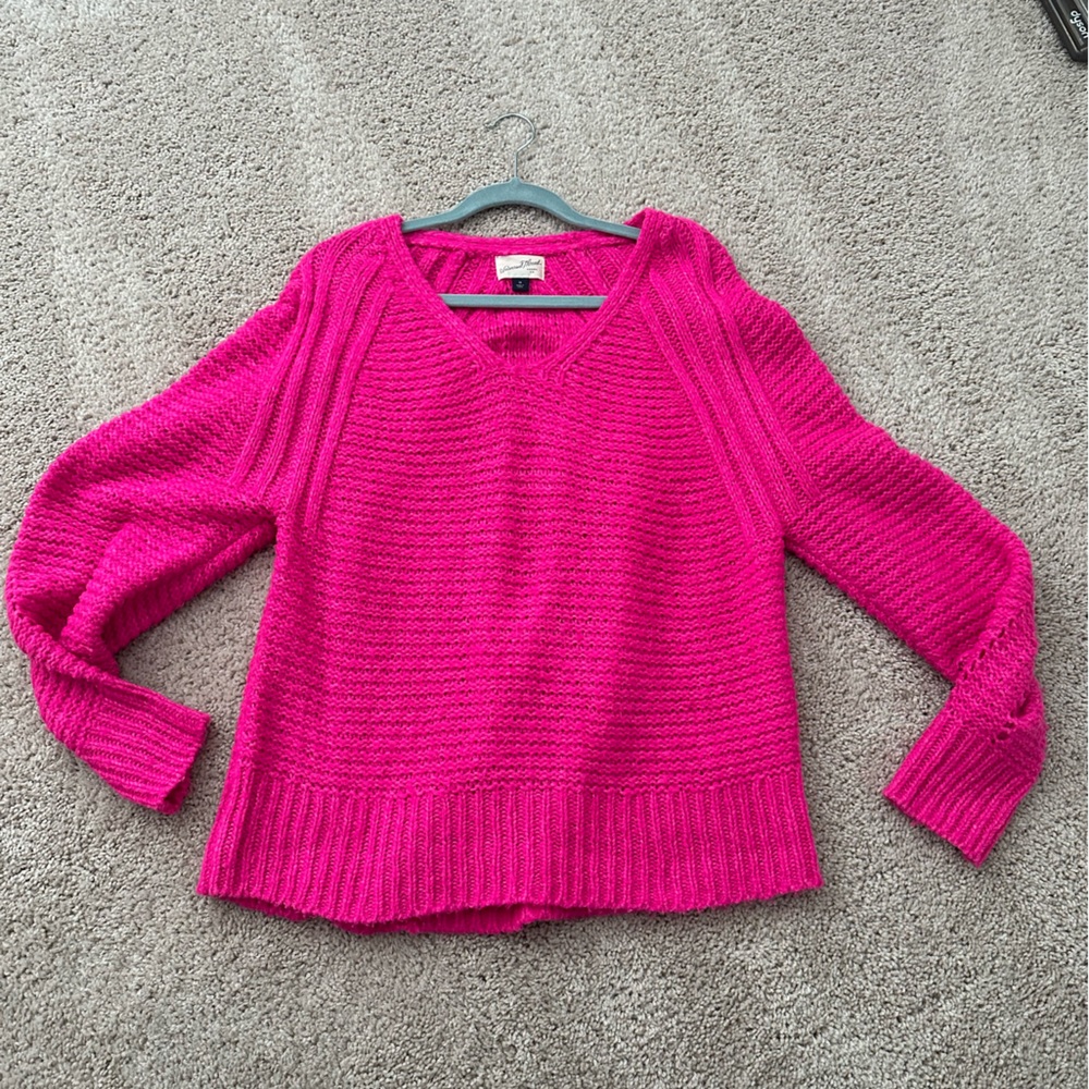 EUC Universal Thread Hot Pink V-Neck Sweater - size M